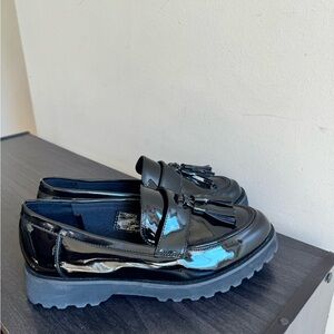 Women’s shoes size 8